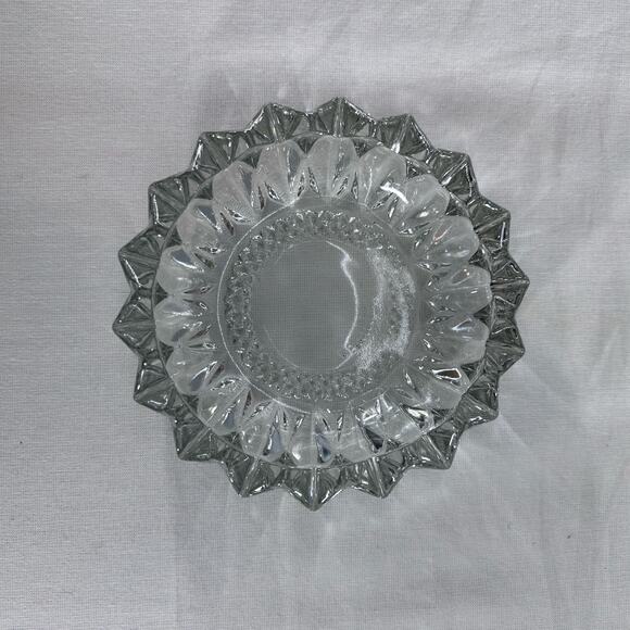 Vintage KIG Indonesia diamond Point Glass Ashtray/candy dish - Picture 5 of 7